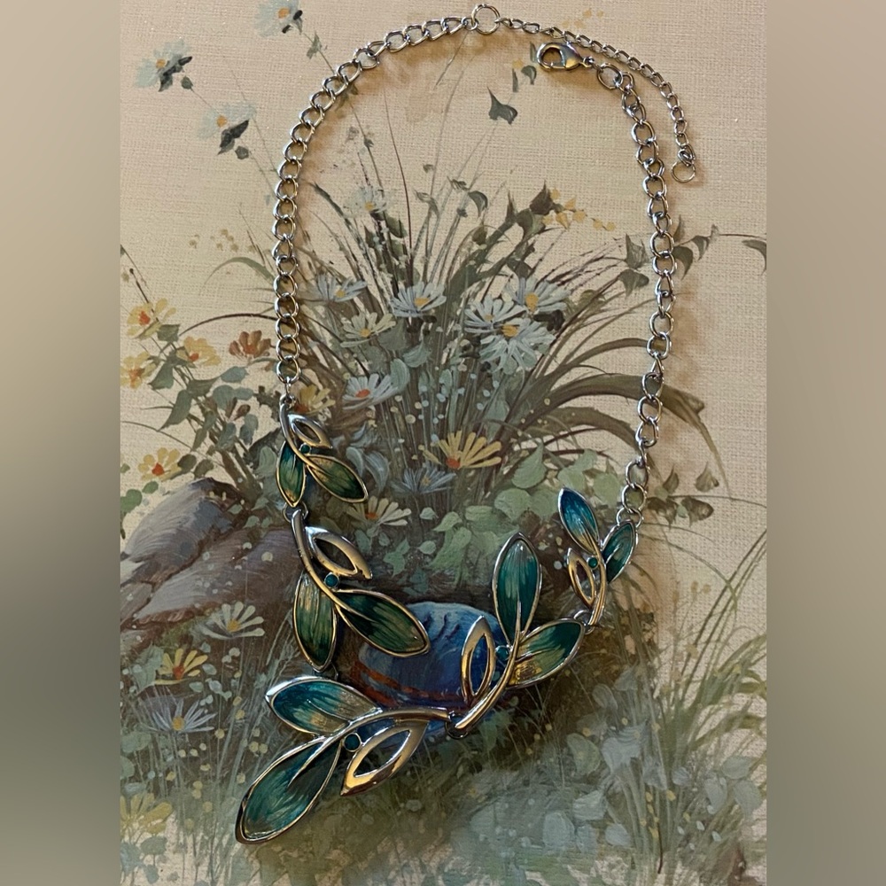 Silver Tone Necklace w/Blue Rhinestones Elegant Teal Flecked Leaf Short- Vintage - Picture 11 of 16